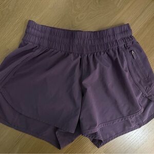 Women’a Lululemon Shorts